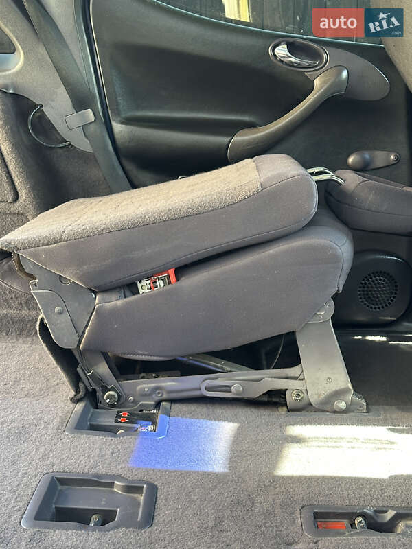 Хэтчбек Mercedes-Benz A-Class 2003 в Стрые фото 39 Хэтчбек Mercedes-Benz A-Class 2003 в Стрые