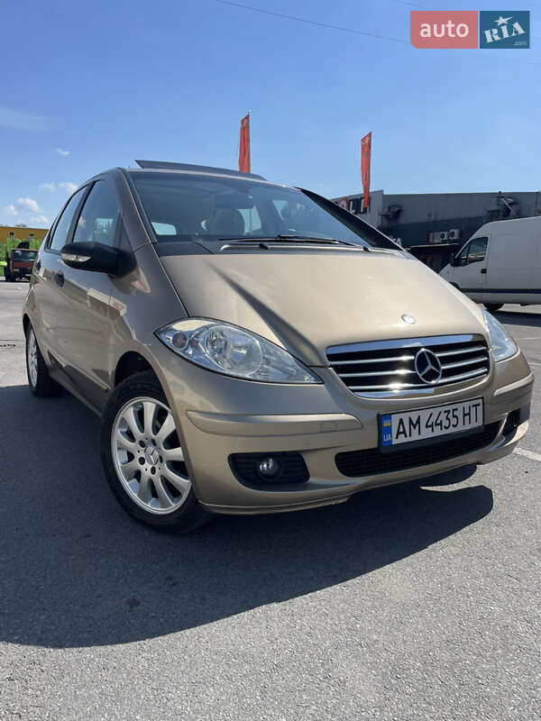 Хэтчбек Mercedes-Benz A-Class 2008 в 