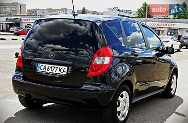 Хэтчбек Mercedes-Benz A-Class 2011 в 