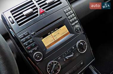 Хэтчбек Mercedes-Benz A-Class 2011 в 