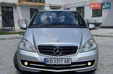 Хэтчбек Mercedes-Benz A-Class 2011 в 