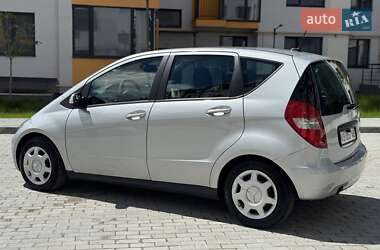 Хэтчбек Mercedes-Benz A-Class 2011 в 
