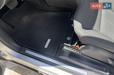 Хэтчбек Mercedes-Benz A-Class 2011 в 