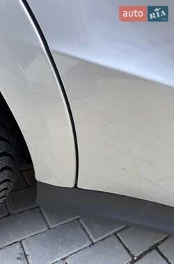 Хэтчбек Mercedes-Benz A-Class 2011 в 