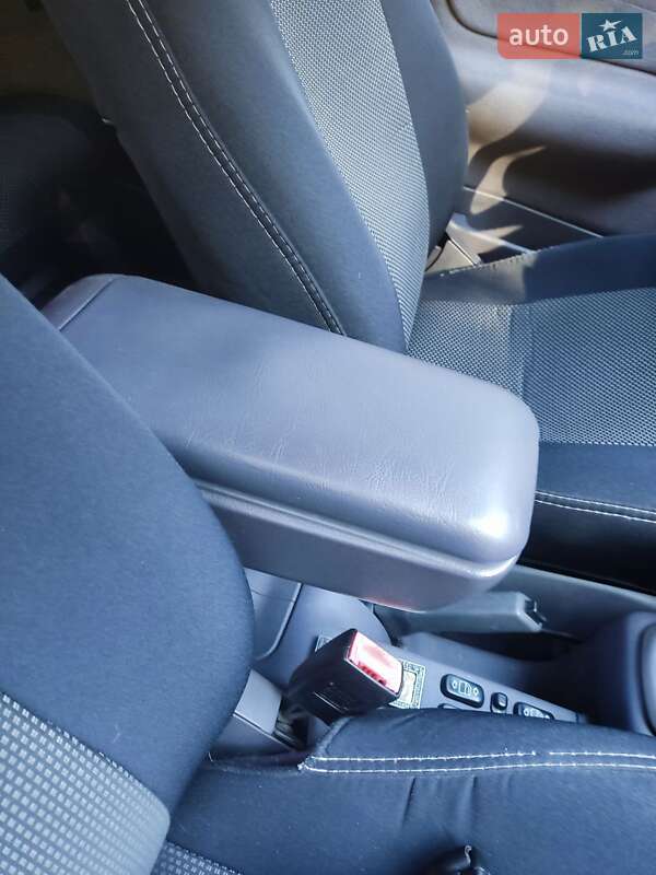 Хетчбек Mercedes-Benz A-Class 2000 в Києві фото 27 Хетчбек Mercedes-Benz A-Class 2000 в Києві