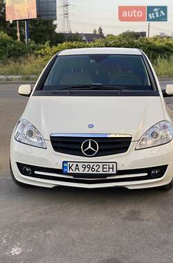 Хэтчбек Mercedes-Benz A-Class 2010 в 