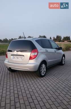 Хэтчбек Mercedes-Benz A-Class 2010 в 