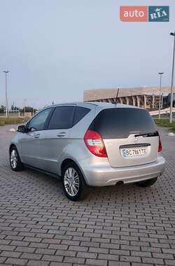 Хэтчбек Mercedes-Benz A-Class 2010 в 