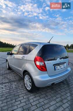 Хэтчбек Mercedes-Benz A-Class 2010 в 
