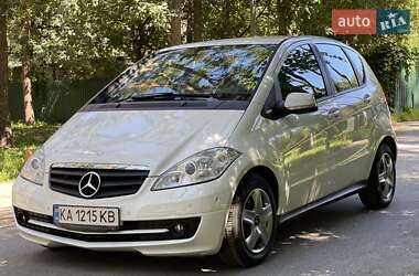 Хэтчбек Mercedes-Benz A-Class 2010 в 
