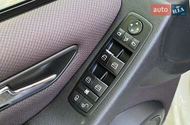 Хэтчбек Mercedes-Benz A-Class 2010 в 