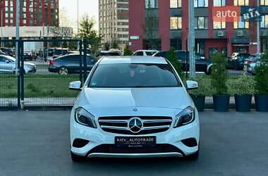 Хэтчбек Mercedes-Benz A-Class 2012 в 