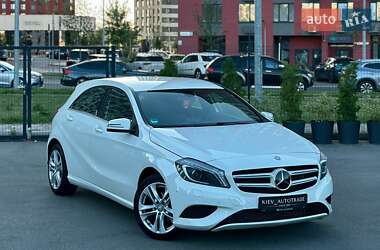 Хэтчбек Mercedes-Benz A-Class 2012 в 
