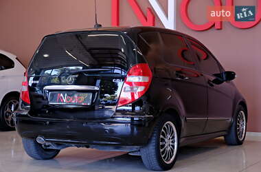 Хэтчбек Mercedes-Benz A-Class 2006 в  фото 22 Хэтчбек Mercedes-Benz A-Class 2006 в