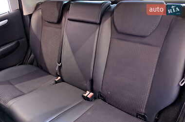 Хэтчбек Mercedes-Benz A-Class 2006 в  фото 42 Хэтчбек Mercedes-Benz A-Class 2006 в