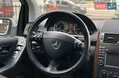 Хэтчбек Mercedes-Benz A-Class 2010 в 