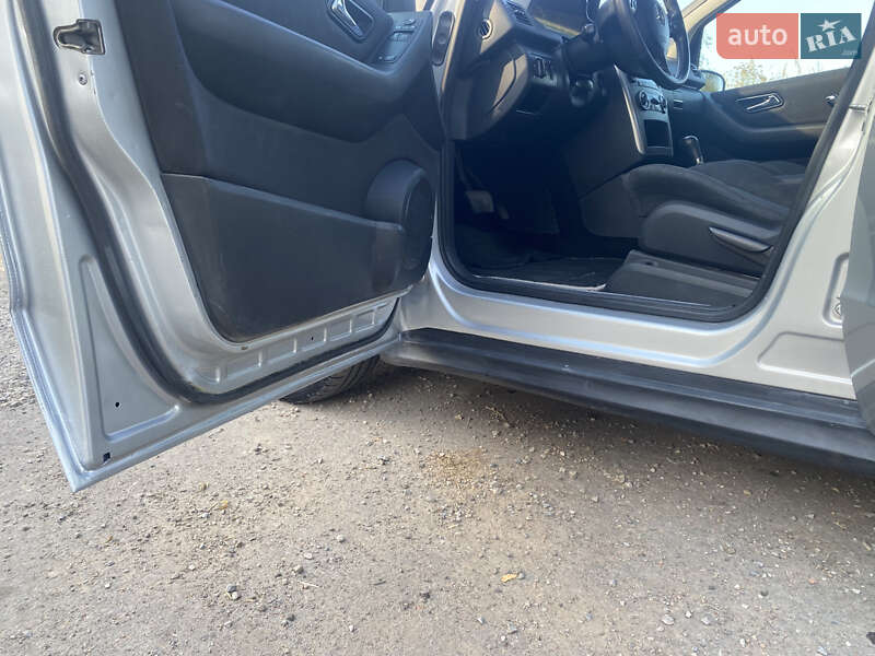 Хетчбек Mercedes-Benz A-Class 2006 в Коломиї фото 15 Хетчбек Mercedes-Benz A-Class 2006 в Коломиї