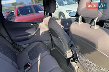 Хэтчбек Mercedes-Benz A-Class 2003 в 