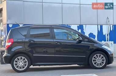 Хэтчбек Mercedes-Benz A-Class 2010 в 