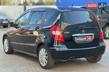 Хэтчбек Mercedes-Benz A-Class 2010 в 