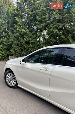 Хетчбек Mercedes-Benz A-Class 2014 в 