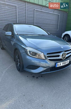Хэтчбек Mercedes-Benz A-Class 2012 в 