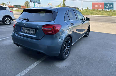Хэтчбек Mercedes-Benz A-Class 2012 в 