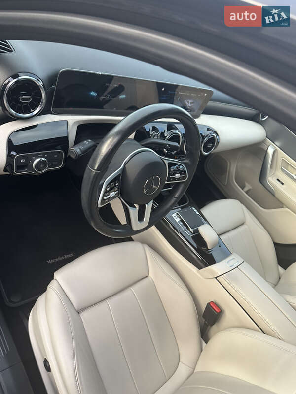 Седан Mercedes-Benz A-Class 2019 в Львове