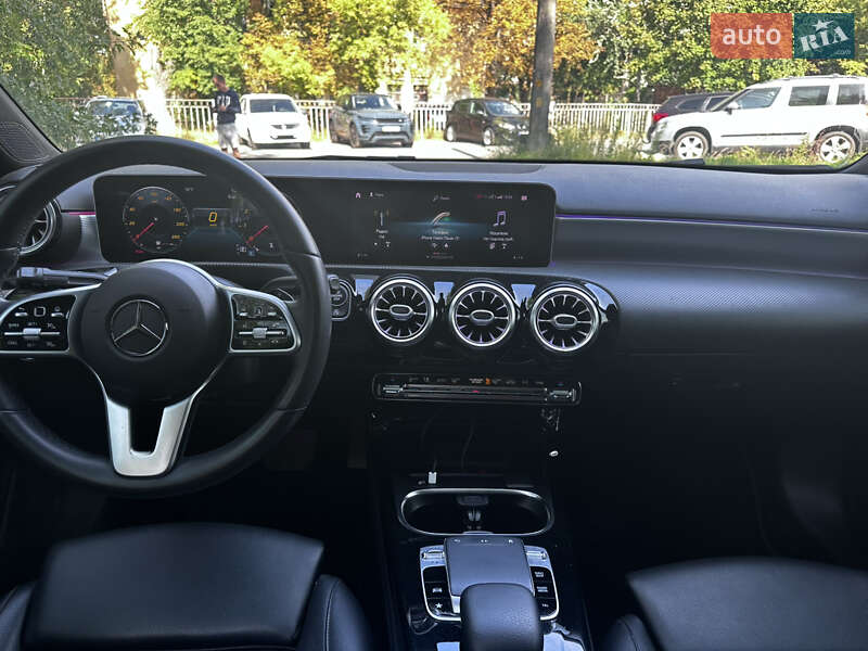 Седан Mercedes-Benz A-Class 2019 в Киеве