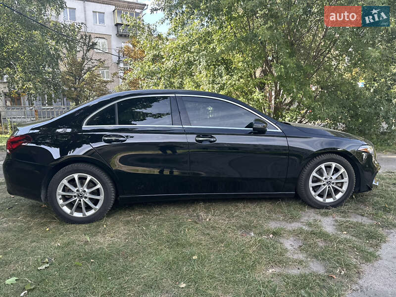 Седан Mercedes-Benz A-Class 2019 в Киеве
