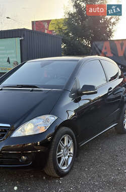 Хэтчбек Mercedes-Benz A-Class 2010 в 