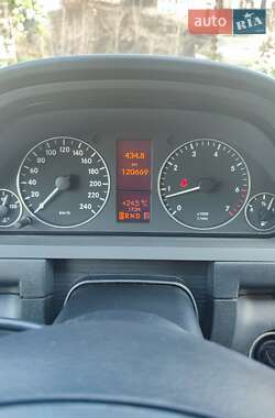 Хэтчбек Mercedes-Benz A-Class 2010 в 