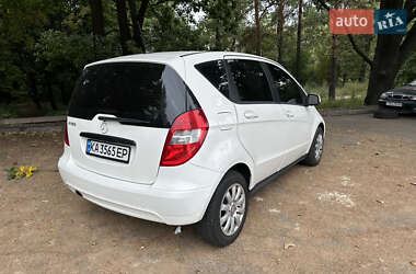 Хэтчбек Mercedes-Benz A-Class 2009 в 