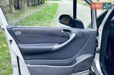 Хэтчбек Mercedes-Benz A-Class 2001 в 