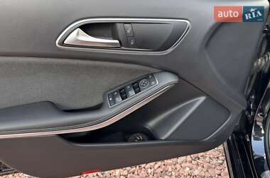 Хэтчбек Mercedes-Benz A-Class 2016 в 