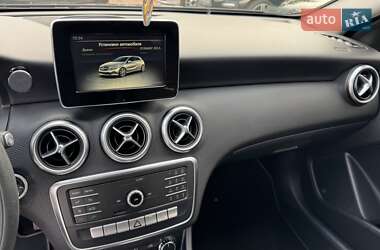Хэтчбек Mercedes-Benz A-Class 2016 в 