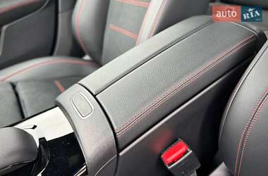 Хэтчбек Mercedes-Benz A-Class 2021 в 