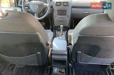 Хэтчбек Mercedes-Benz A-Class 2010 в 