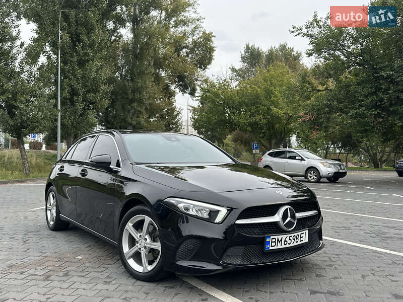 Хэтчбек Mercedes-Benz A-Class 2021 в 