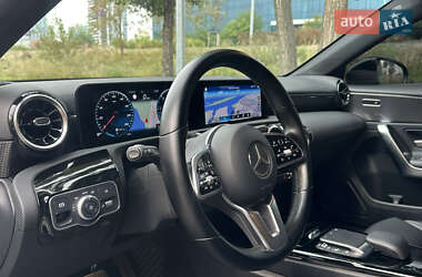 Хэтчбек Mercedes-Benz A-Class 2021 в 