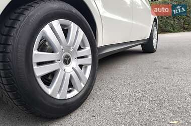 Хэтчбек Mercedes-Benz A-Class 2009 в 