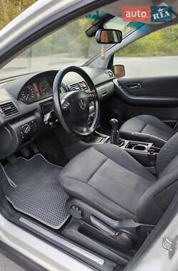 Хэтчбек Mercedes-Benz A-Class 2009 в 