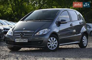 Хэтчбек Mercedes-Benz A-Class 2010 в 