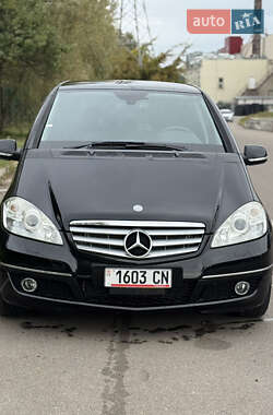 Хэтчбек Mercedes-Benz A-Class 2010 в 
