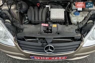 Хэтчбек Mercedes-Benz A-Class 2006 в  фото 35 Хэтчбек Mercedes-Benz A-Class 2006 в