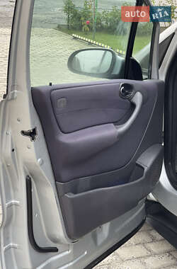 Хэтчбек Mercedes-Benz A-Class 2001 в 