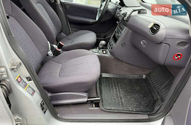 Хэтчбек Mercedes-Benz A-Class 2003 в 