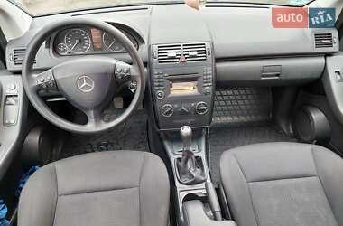 Хетчбек Mercedes-Benz A-Class 2010 в 