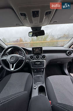 Хэтчбек Mercedes-Benz A-Class 2013 в 