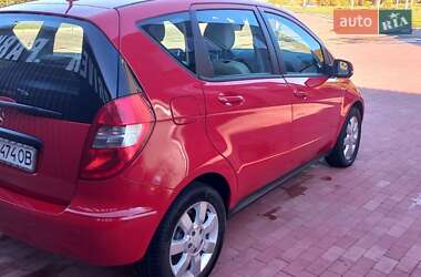Хэтчбек Mercedes-Benz A-Class 2011 в 